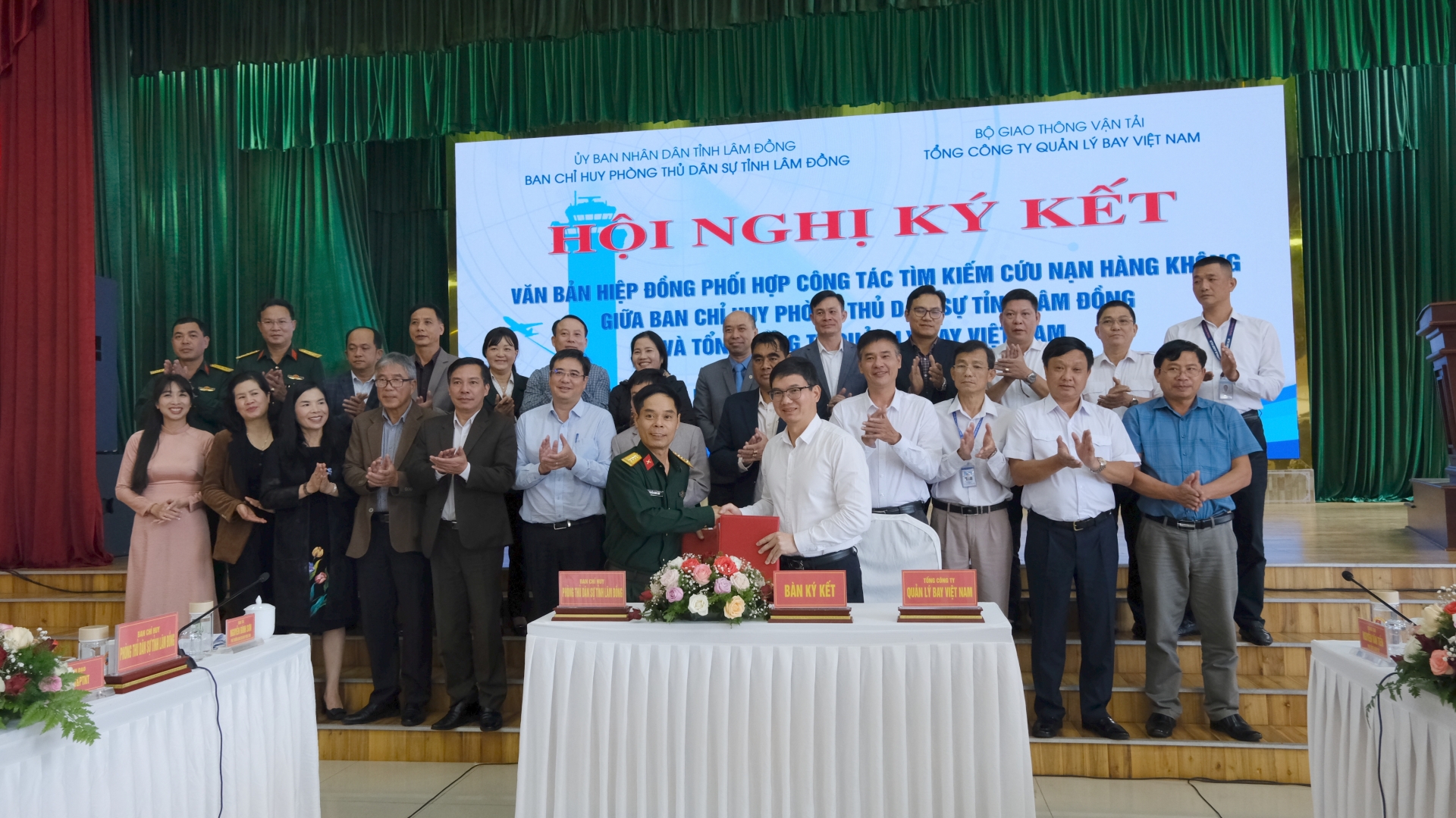Ký kết phối hợp công tác tìm kiếm, cứu nạn hàng không