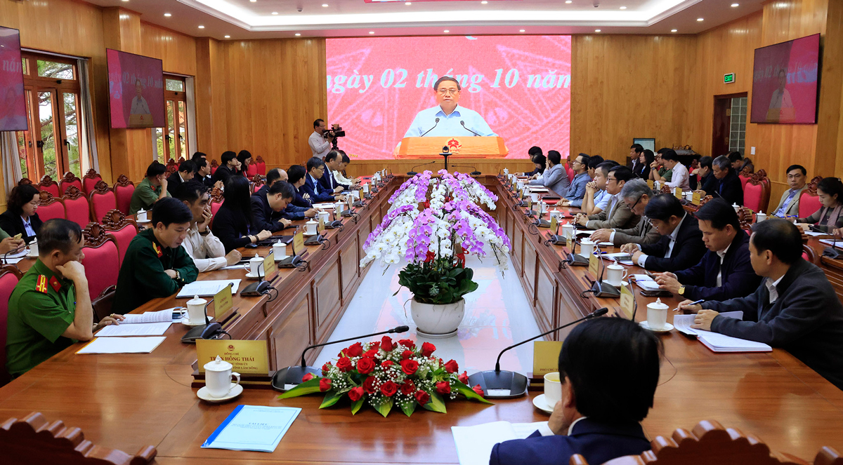 Triển khai Sổ sức khỏe điện tử và cấp Phiếu lý lịch tư pháp qua ứng dụng VNeID trên toàn quốc