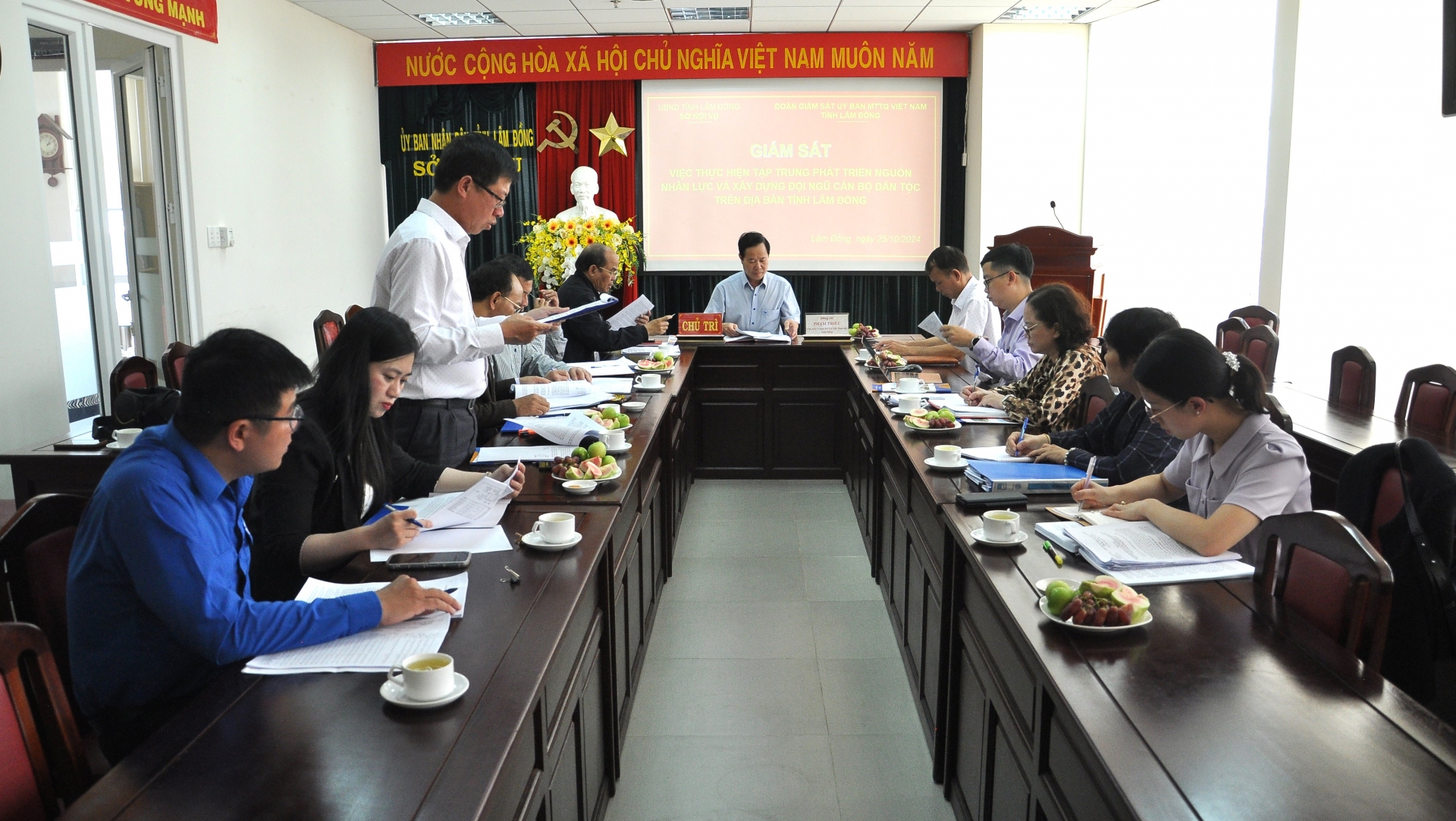 Giám sát phát triển nguồn nhân lực và xây dựng đội ngũ cán bộ người dân tộc thiểu số trên địa bàn tỉnh Lâm Đồng