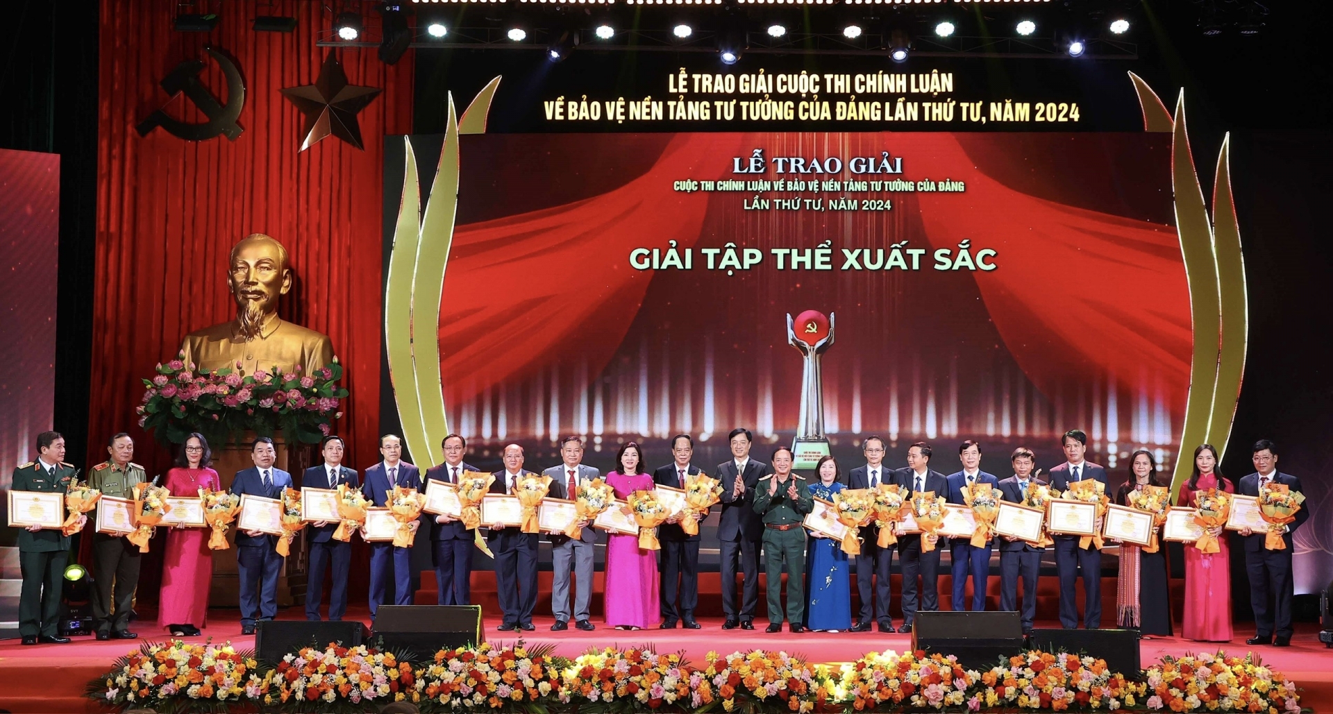 Lâm Đồng nhận giải Tập thể xuất sắc trong Cuộc thi chính luận về bảo vệ nền tảng tư tưởng của Đảng lần thứ Tư
