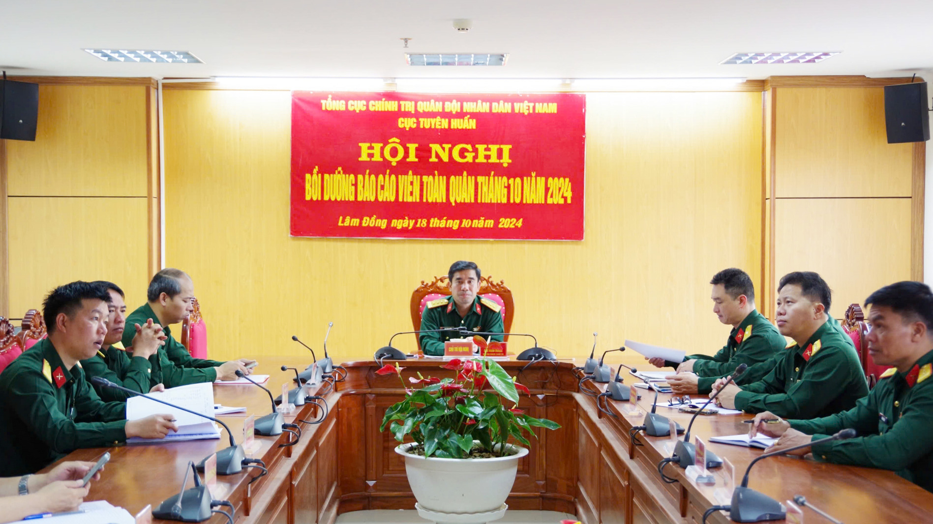 Hội nghị báo cáo viên toàn quân tháng 10/2024