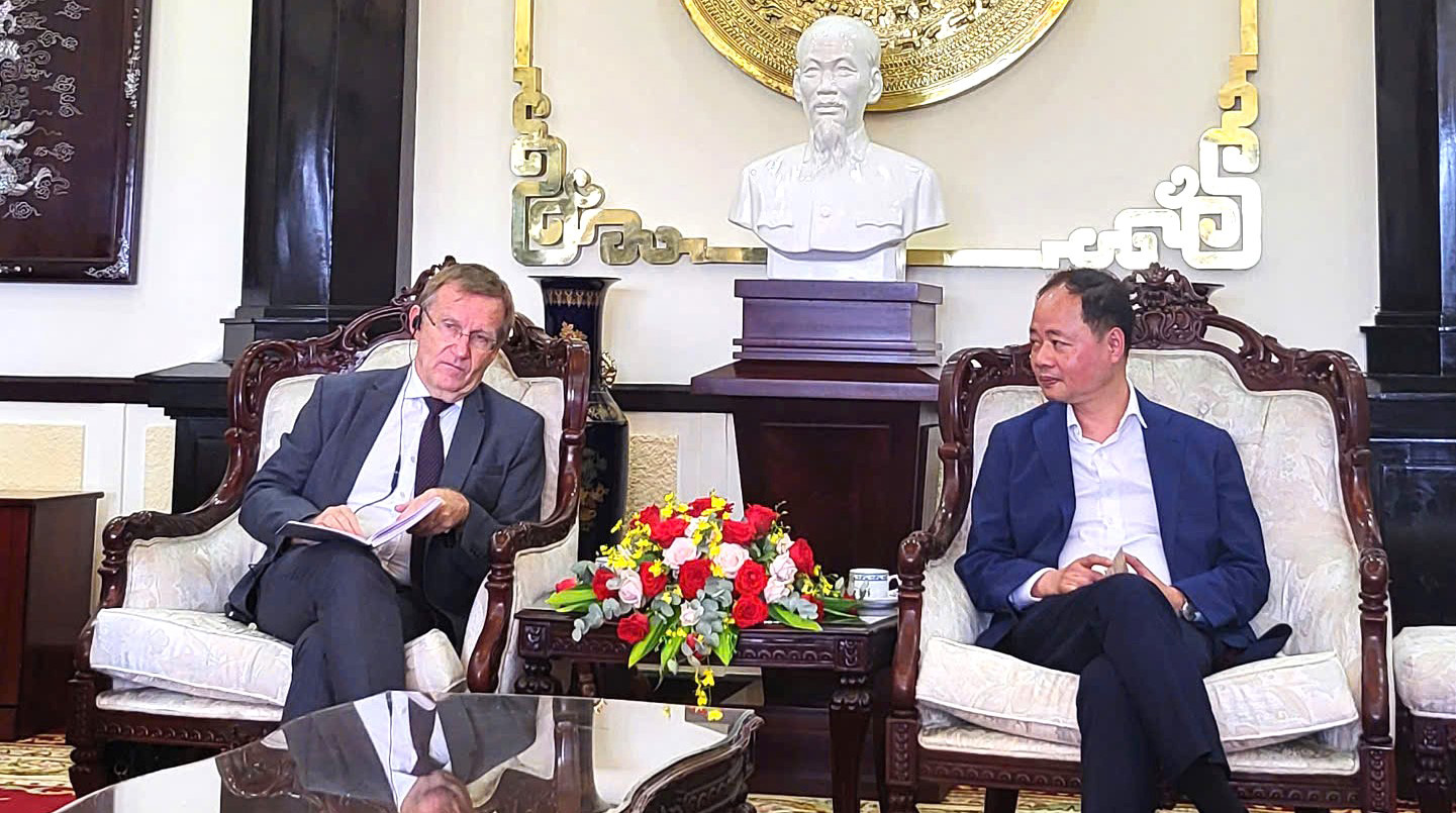 Chủ tịch UBND tỉnh Lâm Đồng Trần Hồng Thái tiếp Giám đốc Cơ quan Phát triển Pháp tại Việt Nam