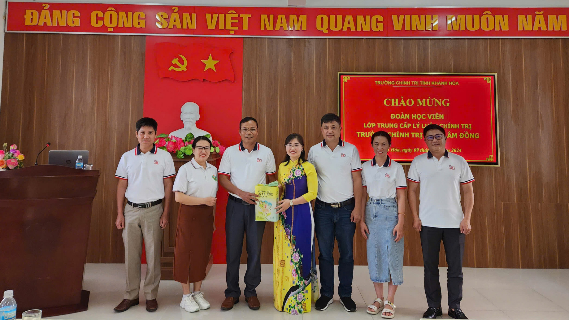 Học viên Lớp Trung cấp lý luận chính trị K107 Lâm Đồng nghiên cứu thực tế tại Khánh Hoà