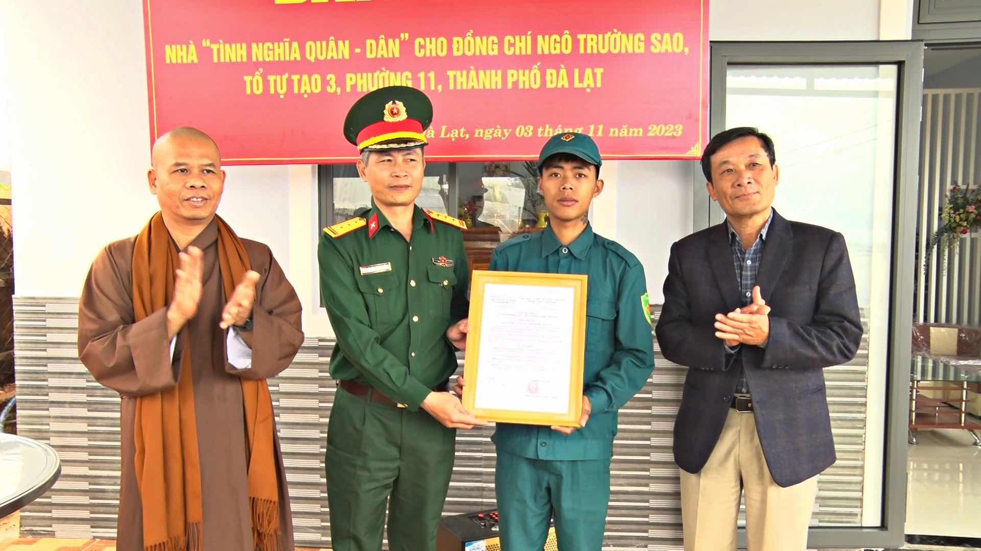 Đà Lạt: Bàn giao nhà tình nghĩa quân - dân cho gia đình đặc biệt khó khăn