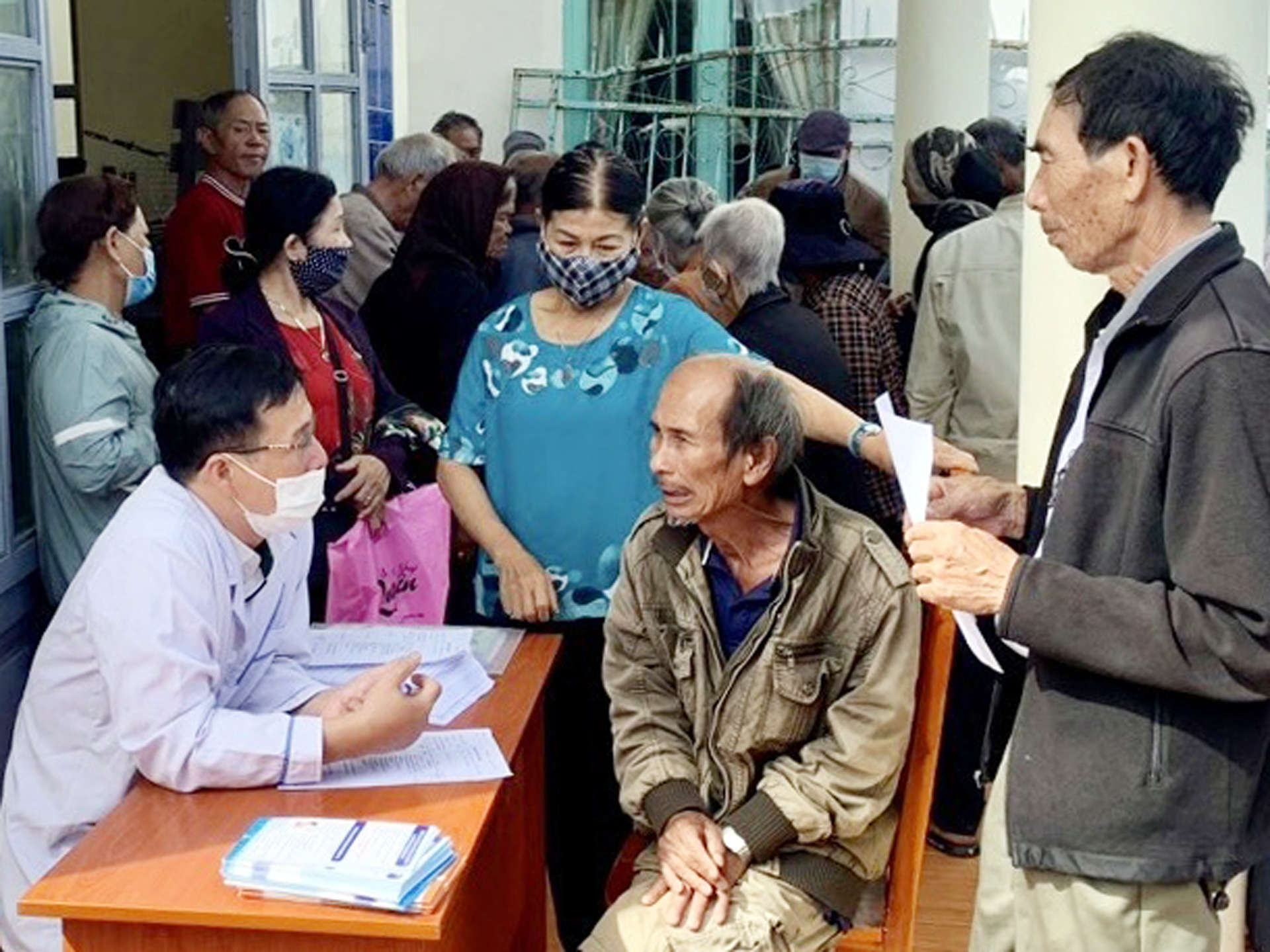 Ngành Y tế với Phong trào thi đua “Vì người nghèo - không để ai bị bỏ lại phía sau”
