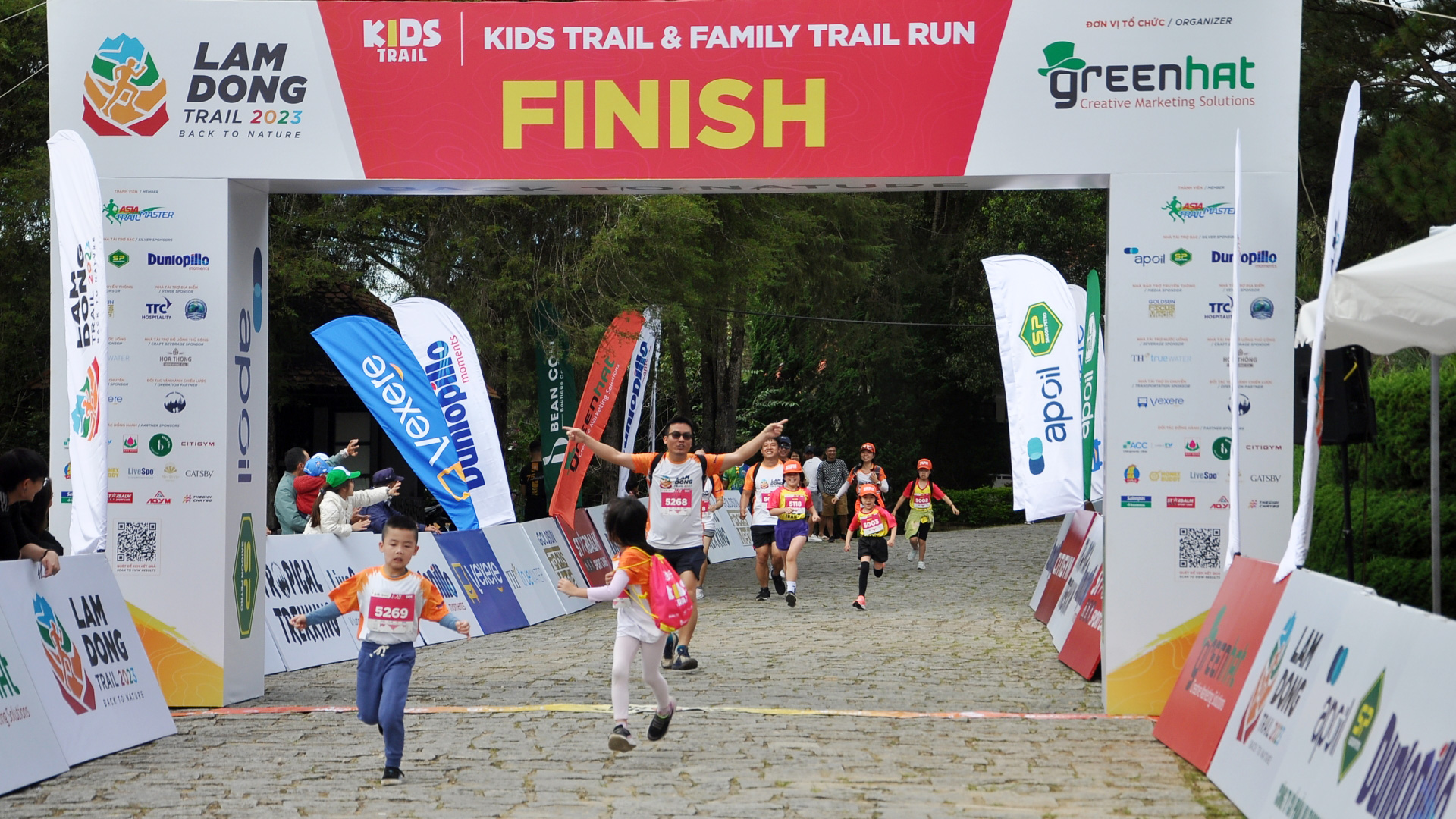 Trên 300 vân động viên nhí cùng gia đình tham dự cự ly 5km giải Lâm Đồng Trail