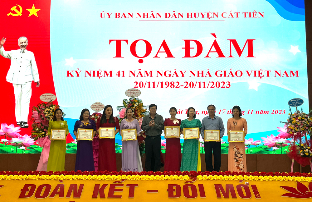 Cát Tiên tổ chức kỷ niệm niệm 41 năm ngày Nhà giáo Việt Nam