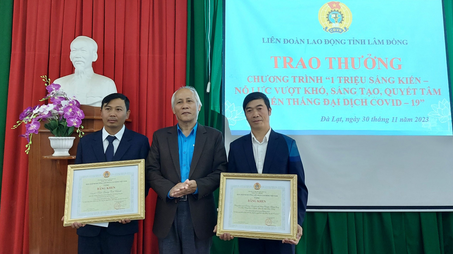 Khen thưởng 5 tập thể, cá nhân trong Chương trình ''1 triệu sáng kiến - nỗ lực vượt khó, sáng tạo, quyết tâm chiến thắng đại dịch Covid-19''