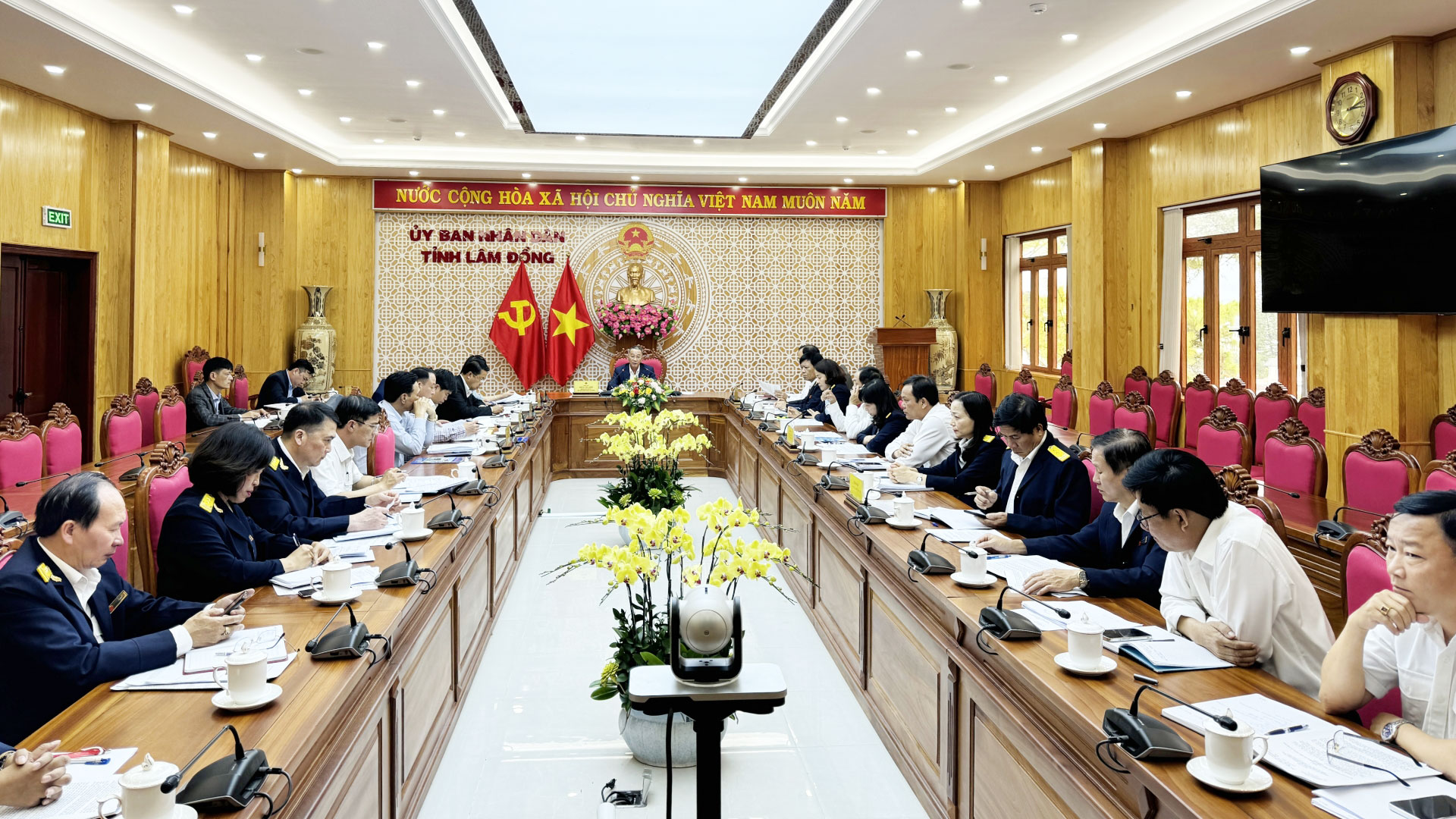Chạy ''nước rút'' đôn đốc thu ngân sách
