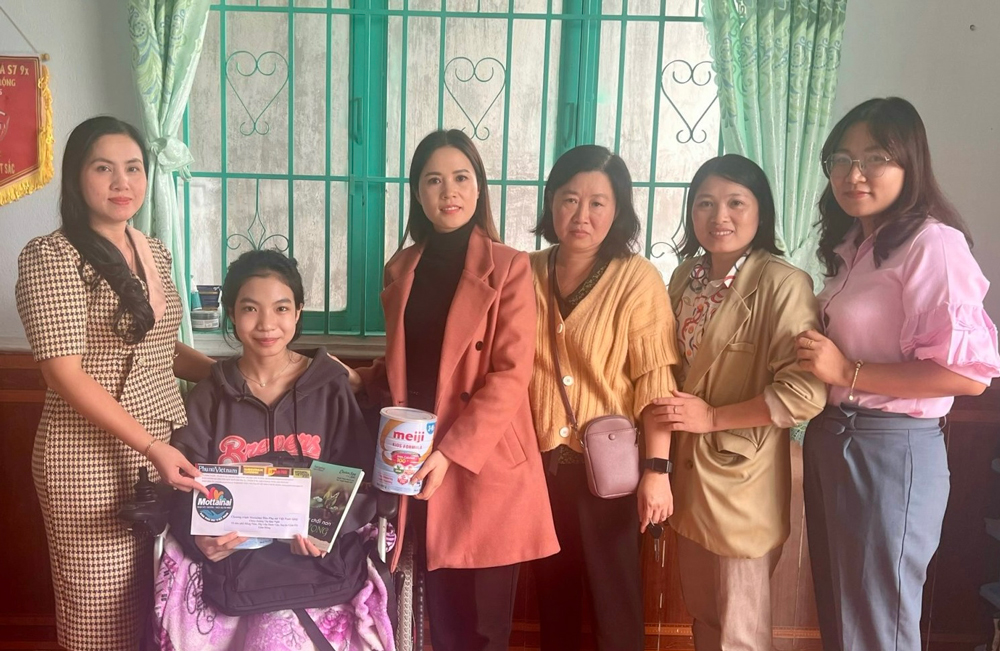 5 trẻ em có hoàn cảnh đặc biệt khó khăn nhận học bổng Mottainai 2023