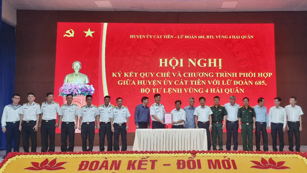 Huyện Cát Tiên kết nghĩa với Lữ đoàn Tên lửa bờ 685