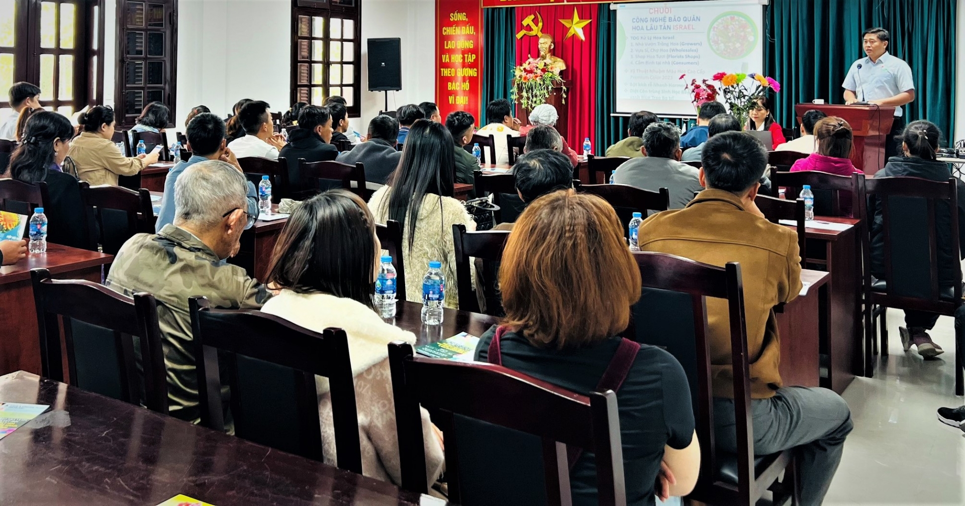 Xử lý hoa “ngủ đông” theo công nghệ Israel