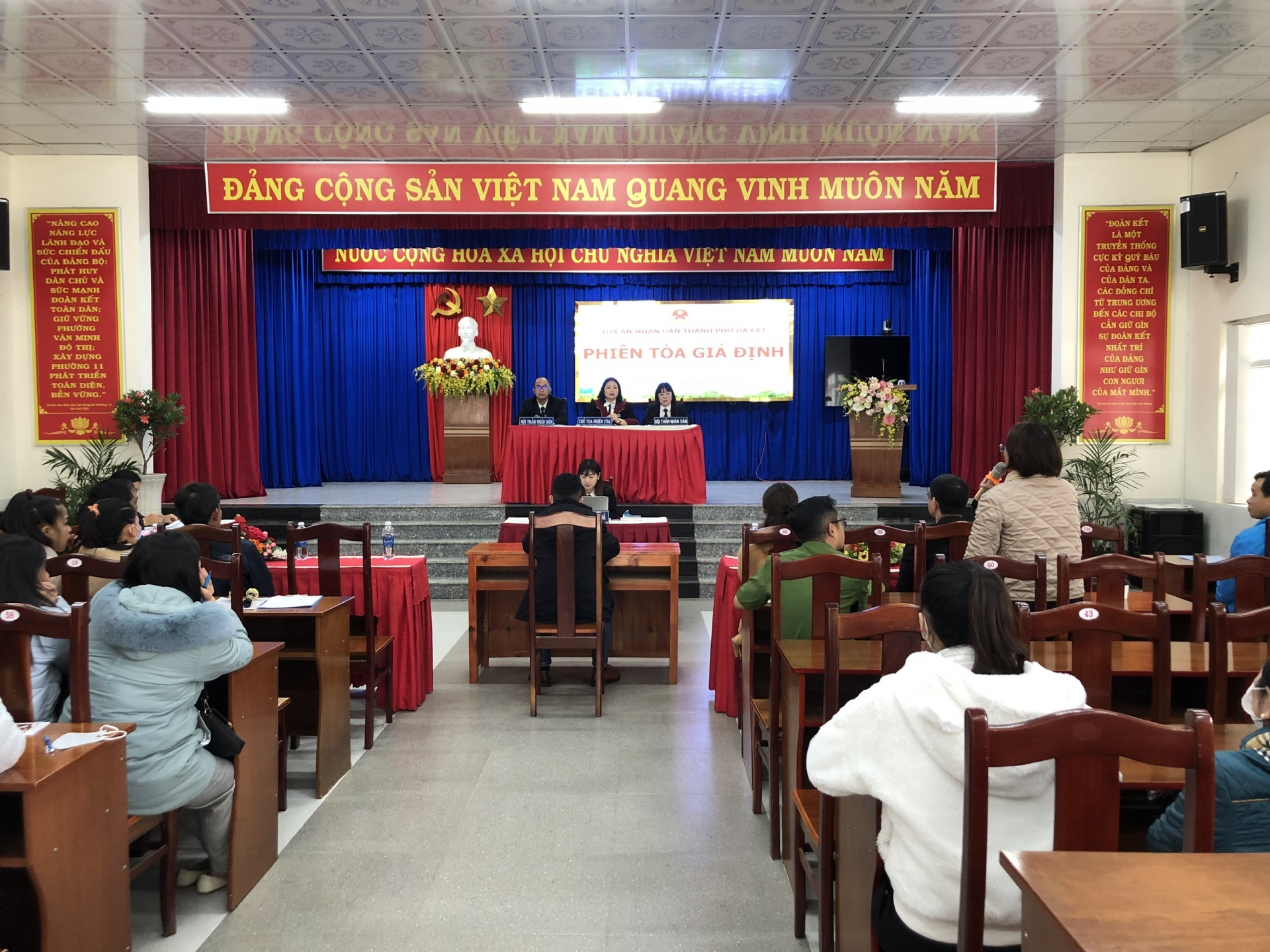 LĐLĐ Đà Lạt: Phiên tòa giả định tuyên truyền về Luật An toàn giao thông đường bộ