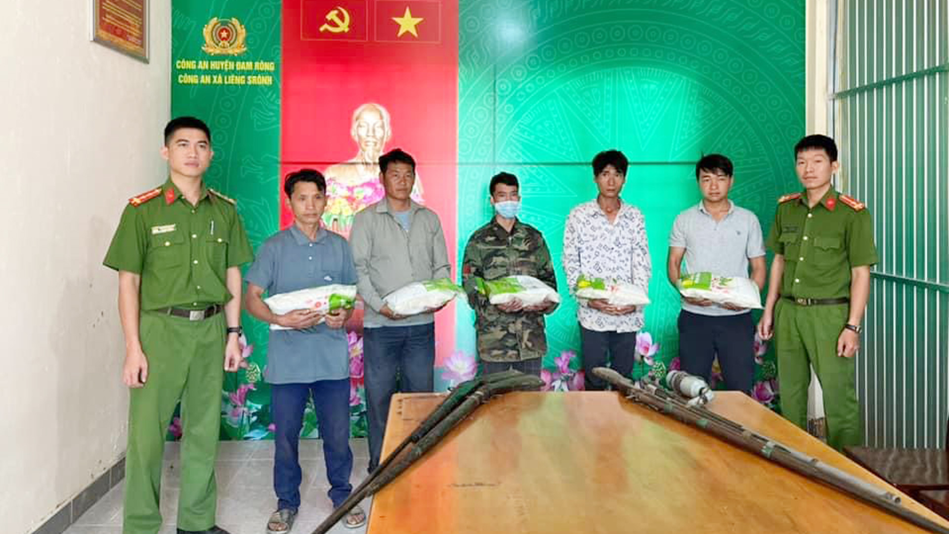 Hiệu quả việc vận động thu hồi, giao nộp vũ khí, vật liệu nổ
