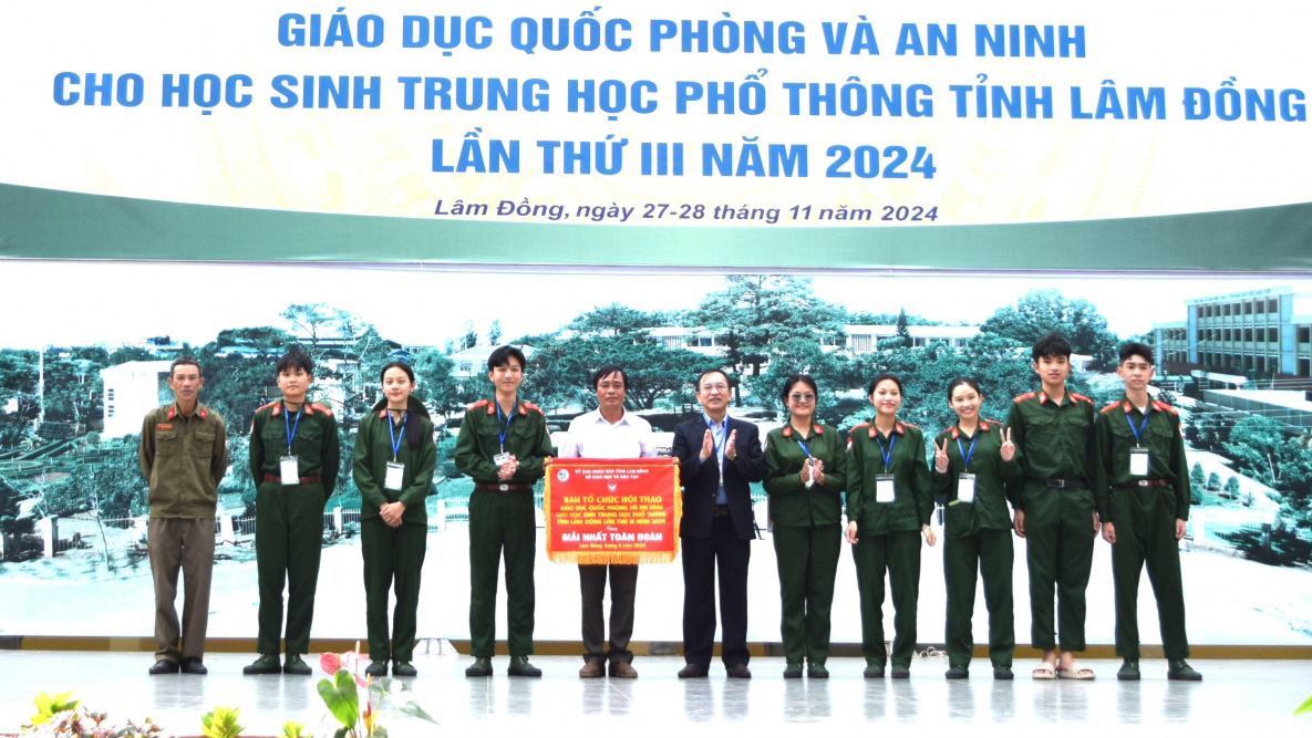 Bế mạc Hội thao Giáo dục quốc phòng và an ninh học sinh cấp THPT tỉnh Lâm Đồng lần thứ III