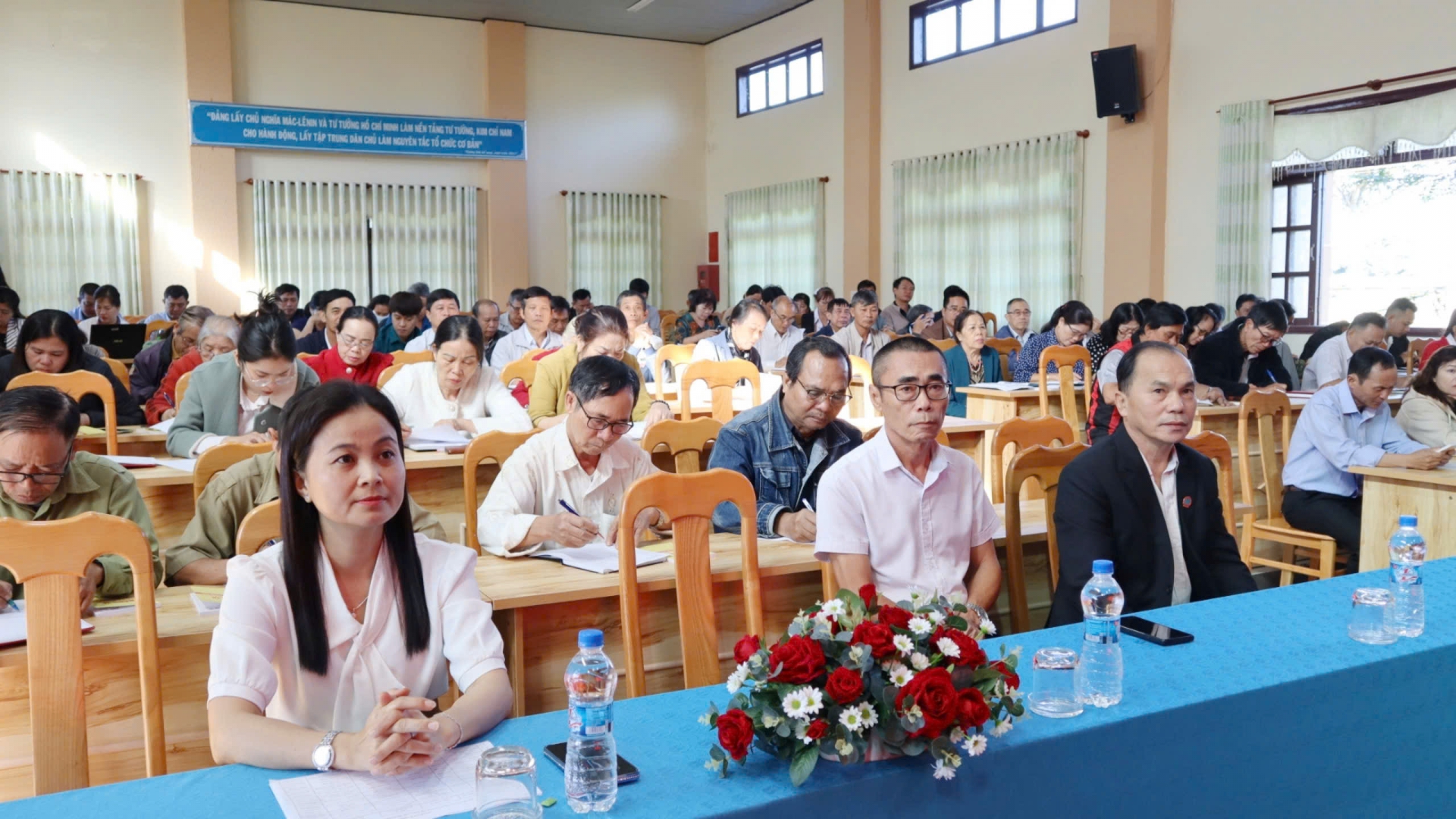 Đức Trọng: Bồi dưỡng chuyên đề lịch sử Đảng “Đảng ta thật là vĩ đại”
