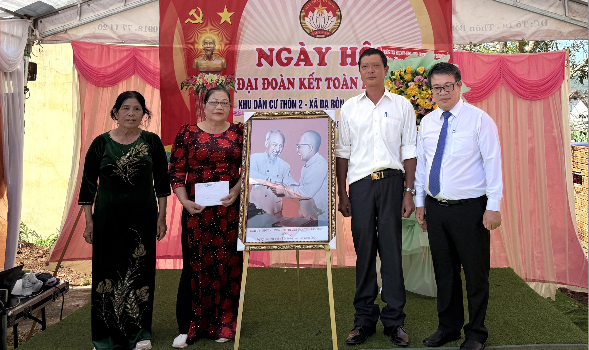 Phó Chủ tịch UBND tỉnh Lâm Đồng Nguyễn Ngọc Phúc dự Ngày hội Đại đoàn kết toàn dân tộc tại Đơn Dương