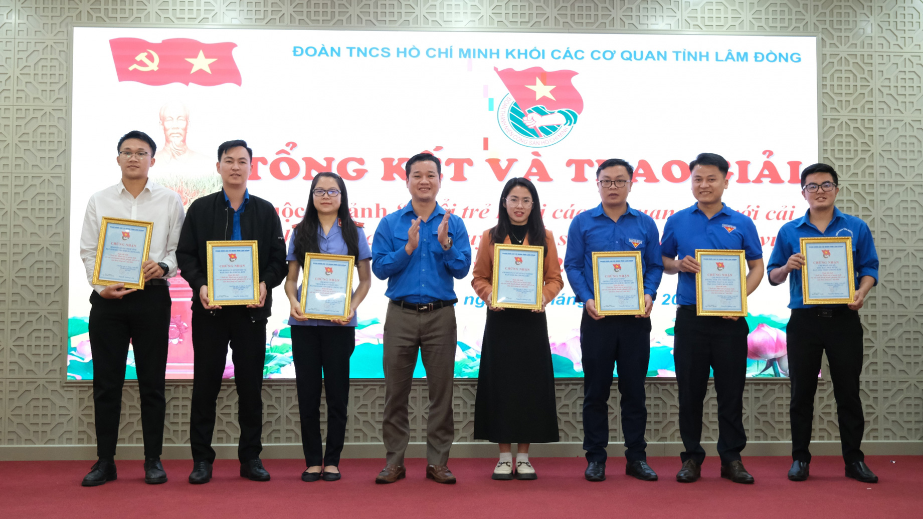 Sinh hoạt chính trị “Khơi dậy khát vọng phát triển” trong cán bộ, công chức, viên chức trẻ