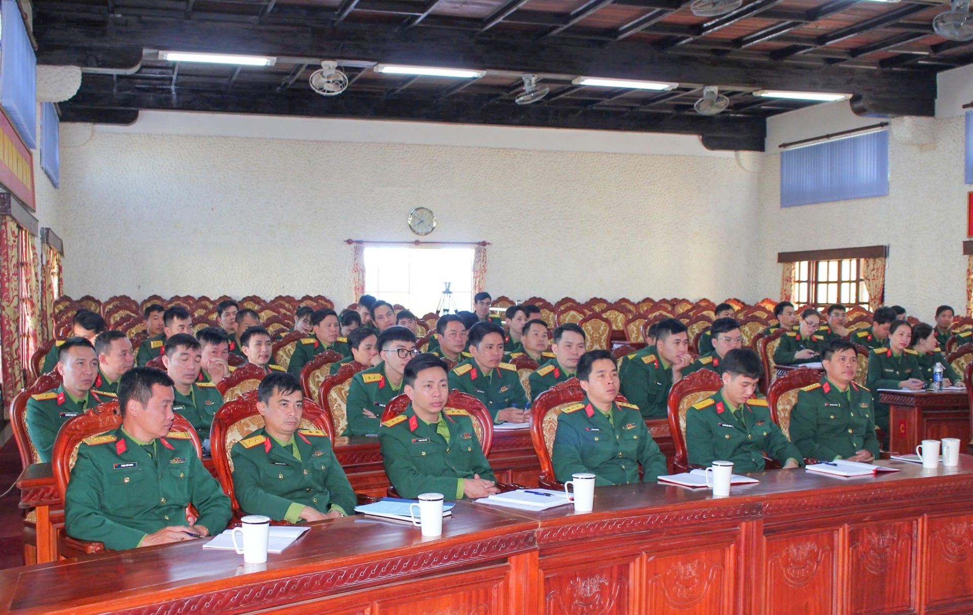 100 cán bộ, giảng viên, nhân viên Học viện Lục quân tham gia tập huấn quay phim, chụp ảnh, viết tin, bài tuyên truyền