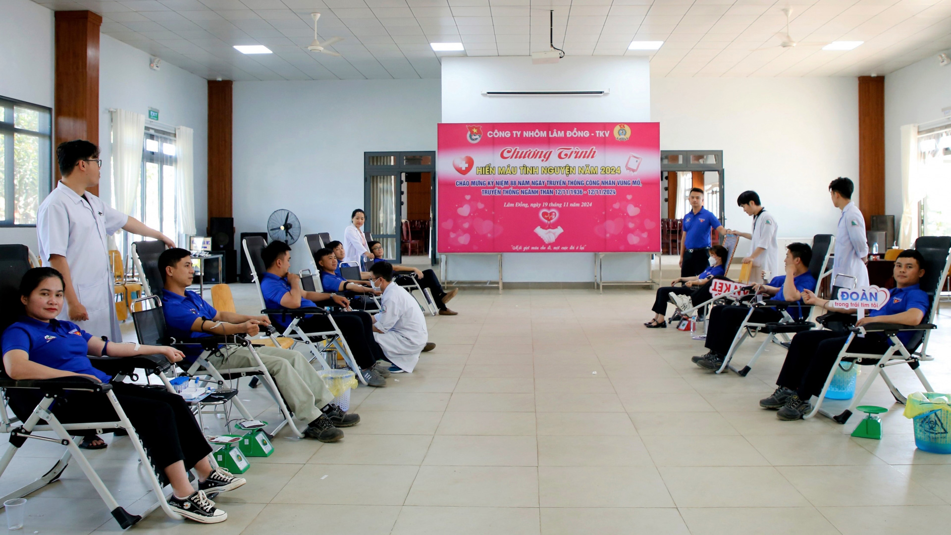Đoàn viên, người lao động Công ty Nhôm Lâm Đồng hiến 200 đơn vị máu tình nguyện
