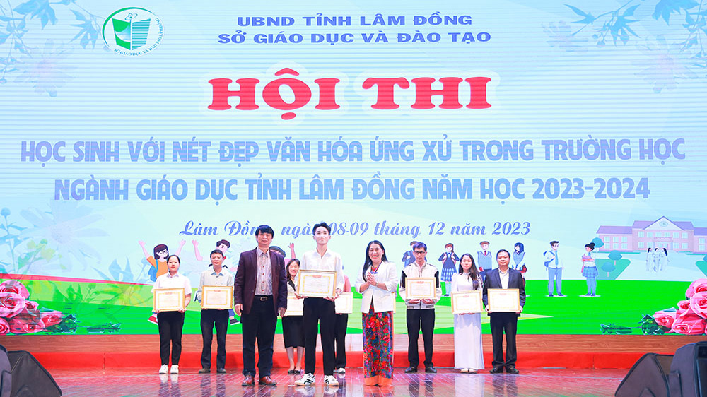CHÀO MỪNG 42 NĂM NGÀY NHÀ GIÁO VIỆT NAM (20/11/1982 - 20/11/2024): Đạo nghĩa thầy - trò và thông điệp từ một hội thi
