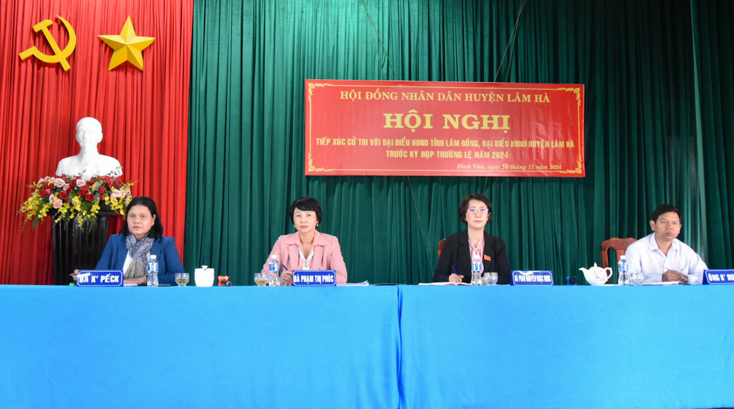 Chủ tịch HĐND tỉnh Phạm Thị Phúc tiếp xúc cử tri huyện Lâm Hà trước kỳ họp thường lệ cuối năm 2024