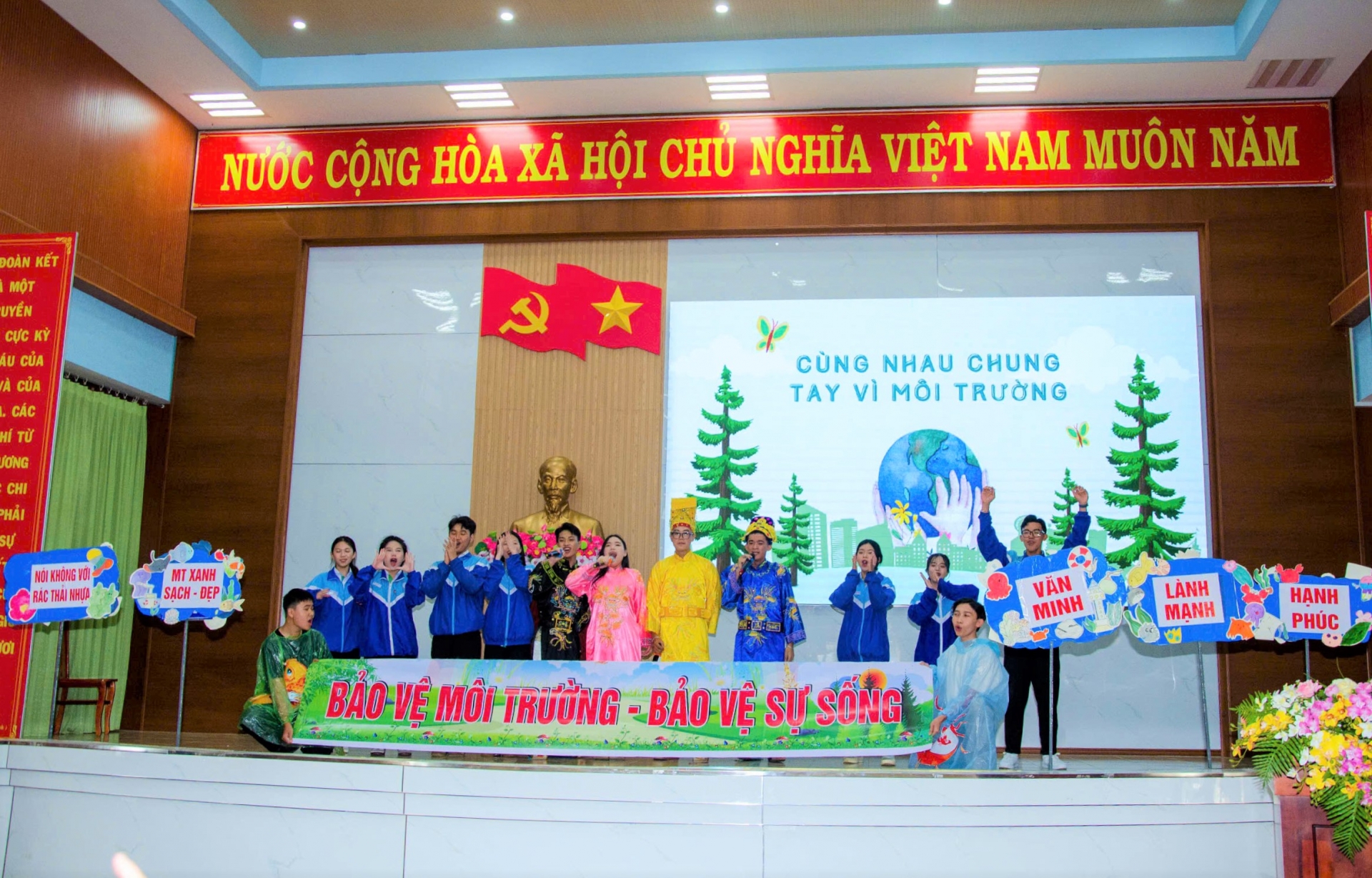 Hội thi Tuổi trẻ Lâm Đồng nói không với rác thải nhựa