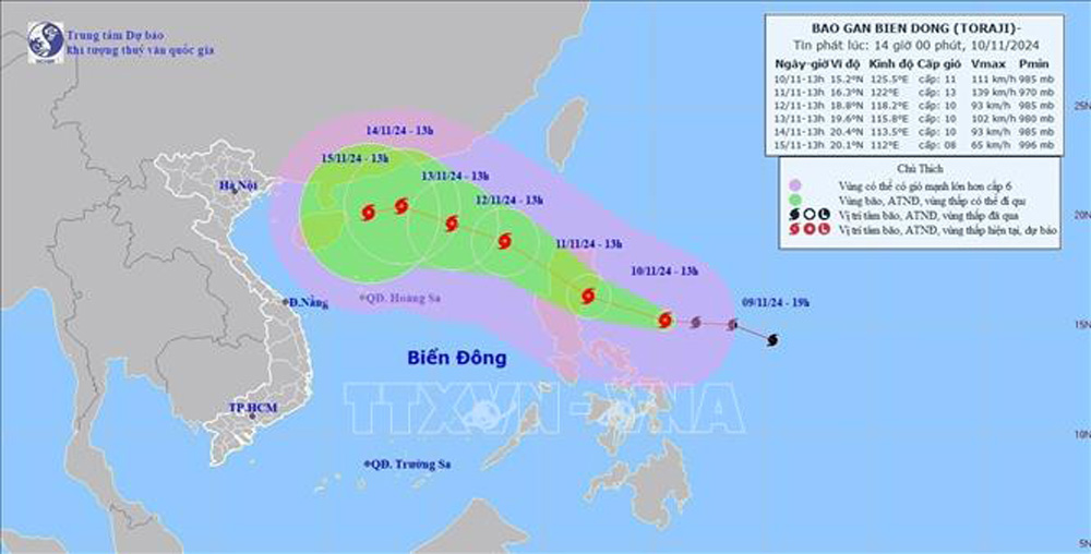Bão Toraji gần Biển Đông, giật cấp 12