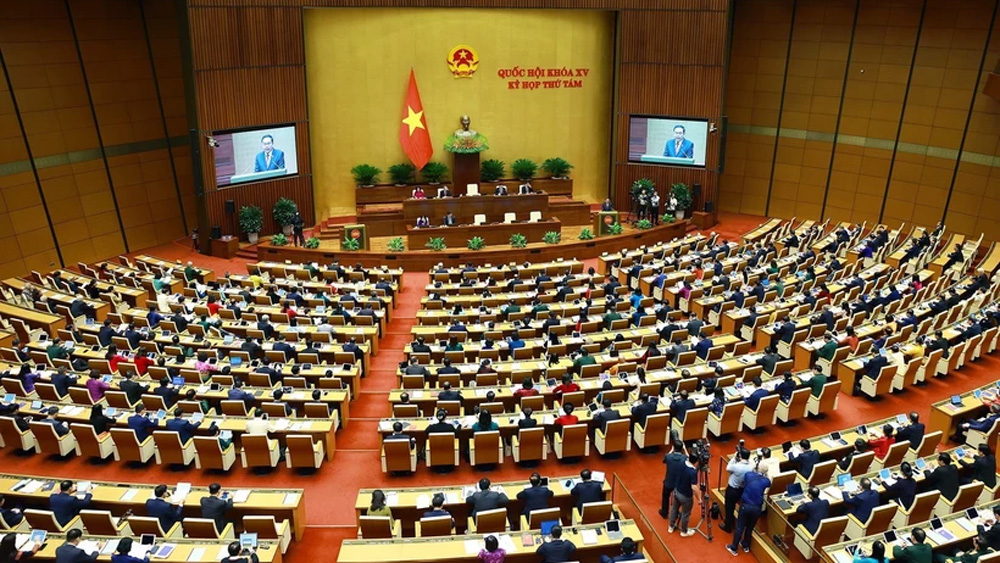 Quốc hội thảo luận và biểu quyết thông qua nhiều đạo luật quan trọng