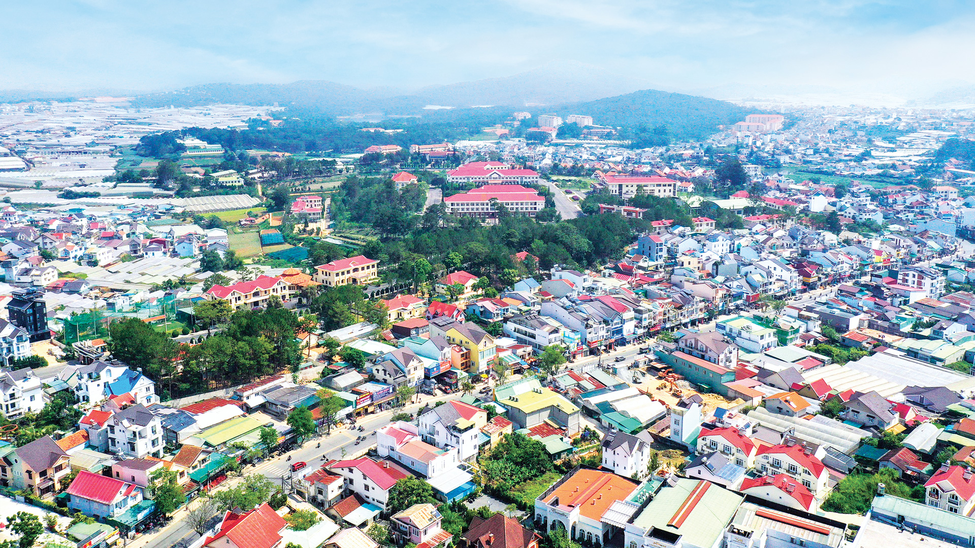 CHÀO MỪNG ĐẠI HỘI HỘI QUY HOẠCH PHÁT TRIỂN ĐÔ THỊ TỈNH LÂM ĐỒNG LẦN THỨ II, NHIỆM KỲ 2024 - 2029: Dấu ấn nhiệm kỳ đầu vượt khó, hoàn thành nhiệm vụ
