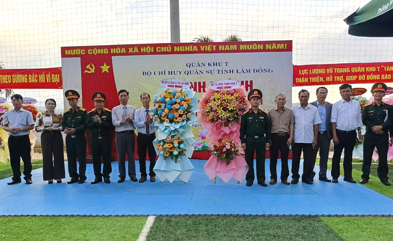 Bộ CHQS tỉnh khánh thành sân bóng đá mini tại Trường THCS Liên Đầm