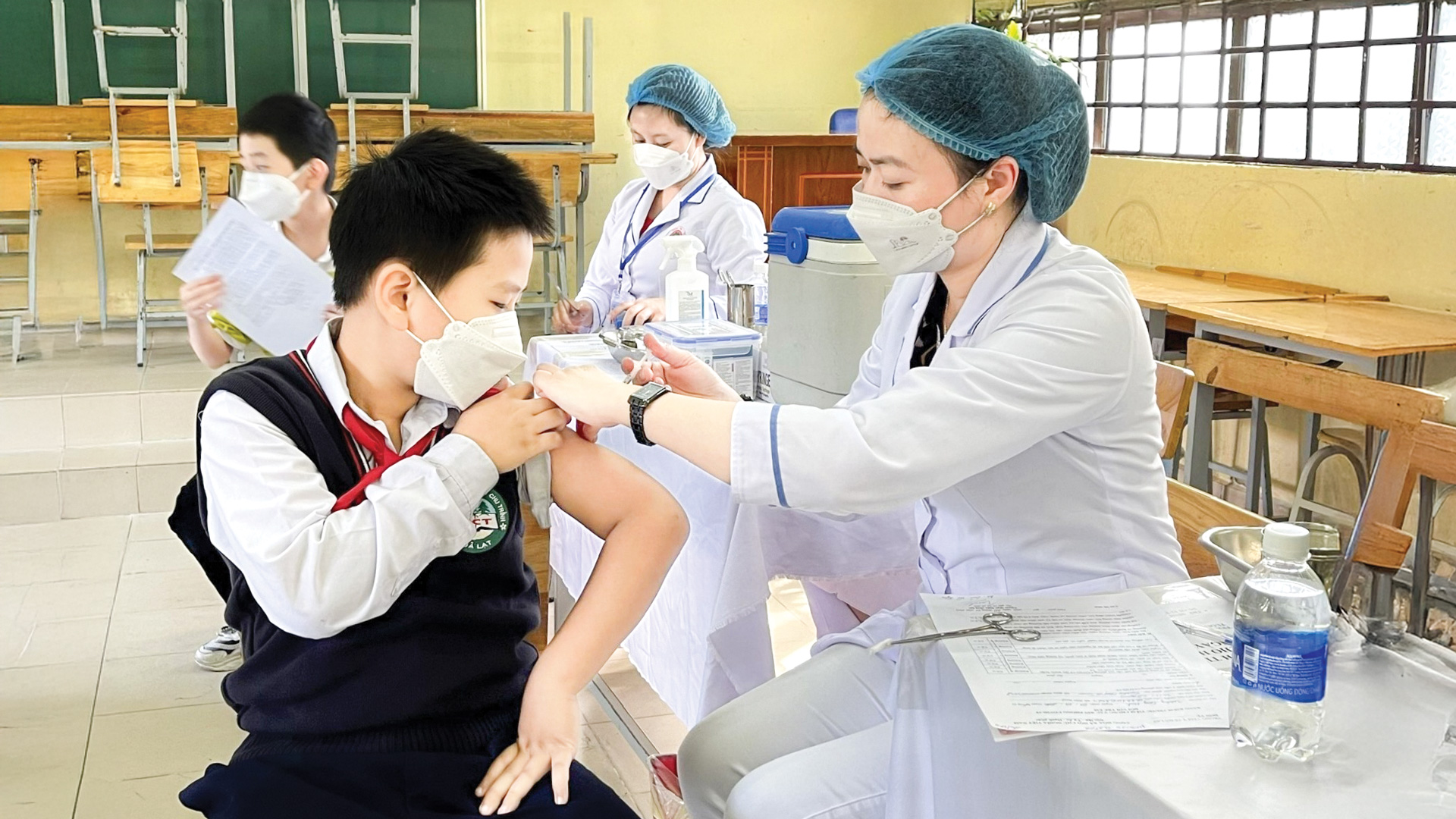 Bảo đảm sự phát triển toàn diện về thể chất, tinh thần cho học sinh