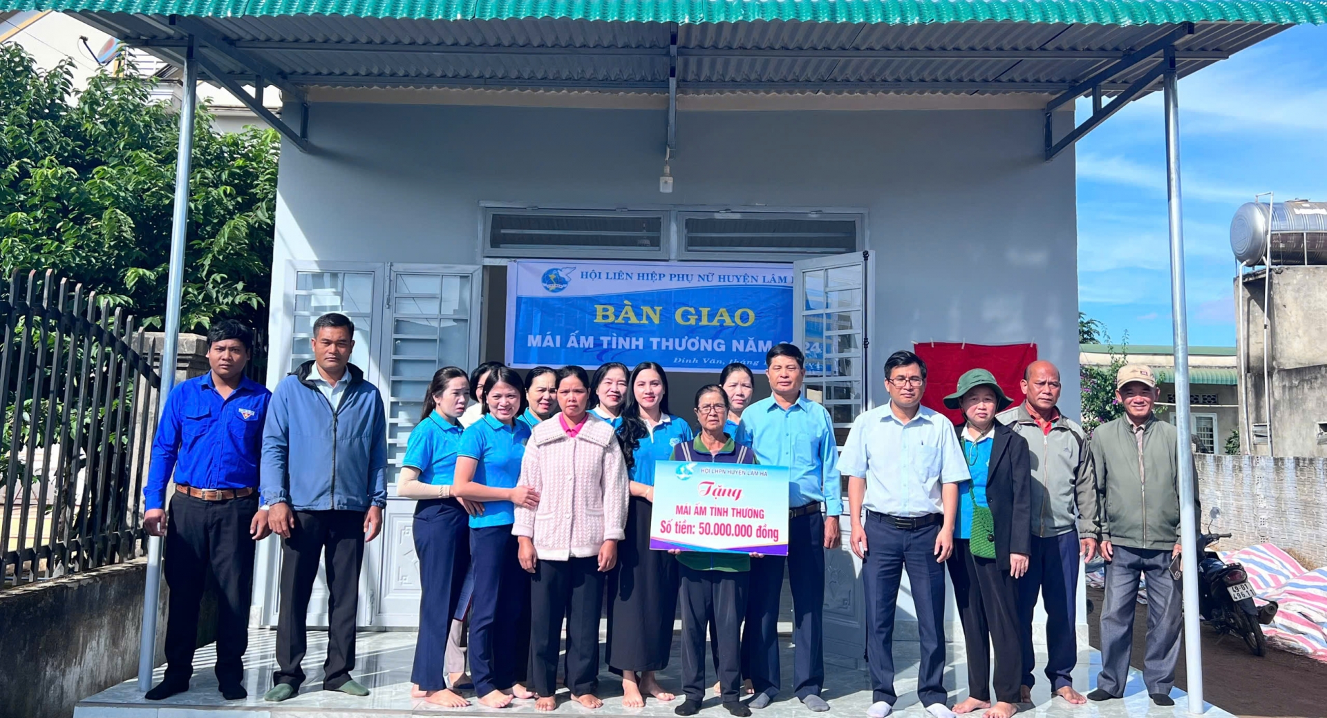 Bàn giao Mái ấm tình thương cho hội viên phụ nữ