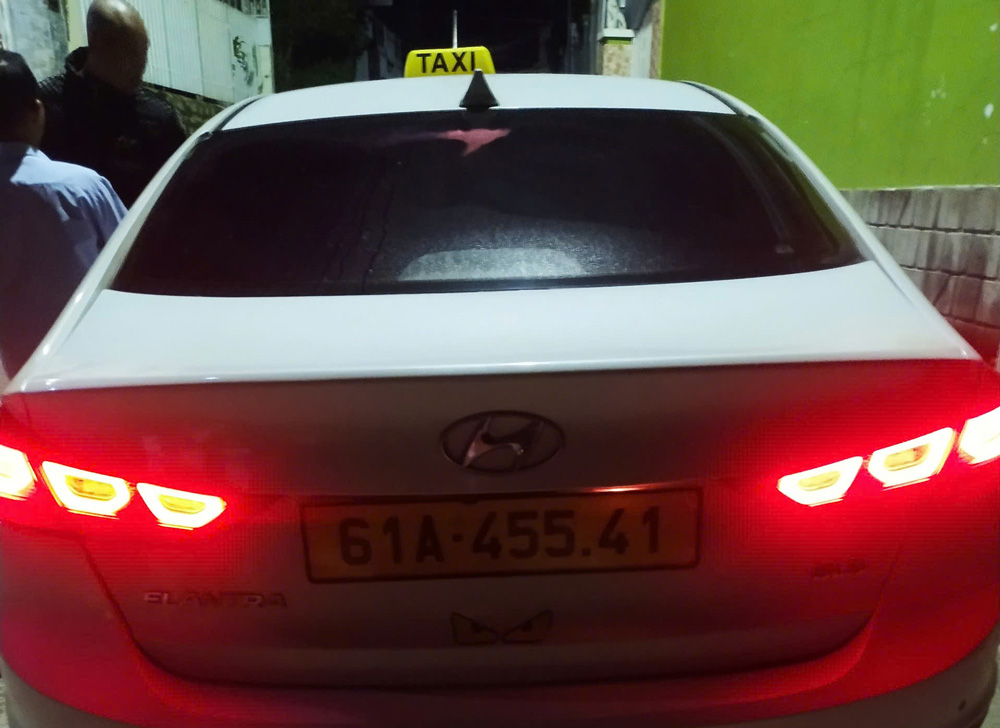 Đà Lạt: Truy tìm tài xế taxi "dù” xịt hơi cay vào mặt khiến 2 hành khách phải nhập viện