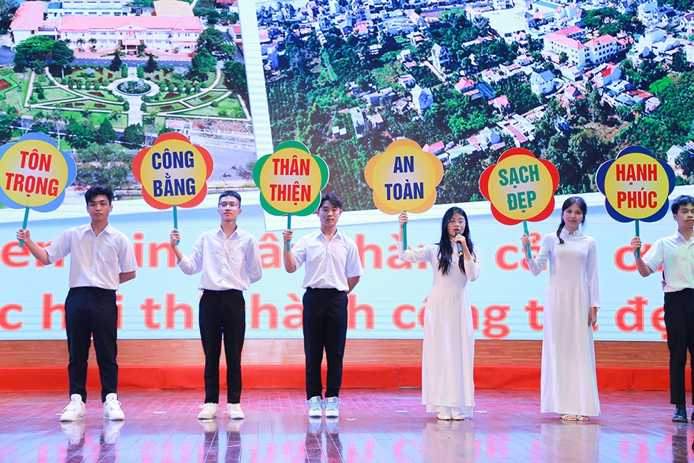 Hội thi “Học sinh với nét đẹp văn hóa ứng xử trong trường học” năm học 2023 - 2024