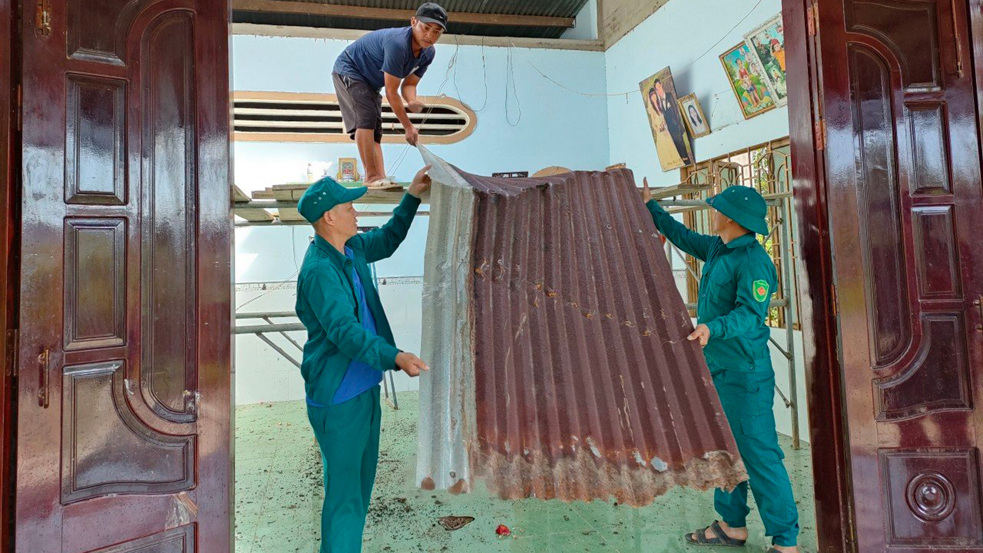Đơn vị điển hình trong phong trào thi đua