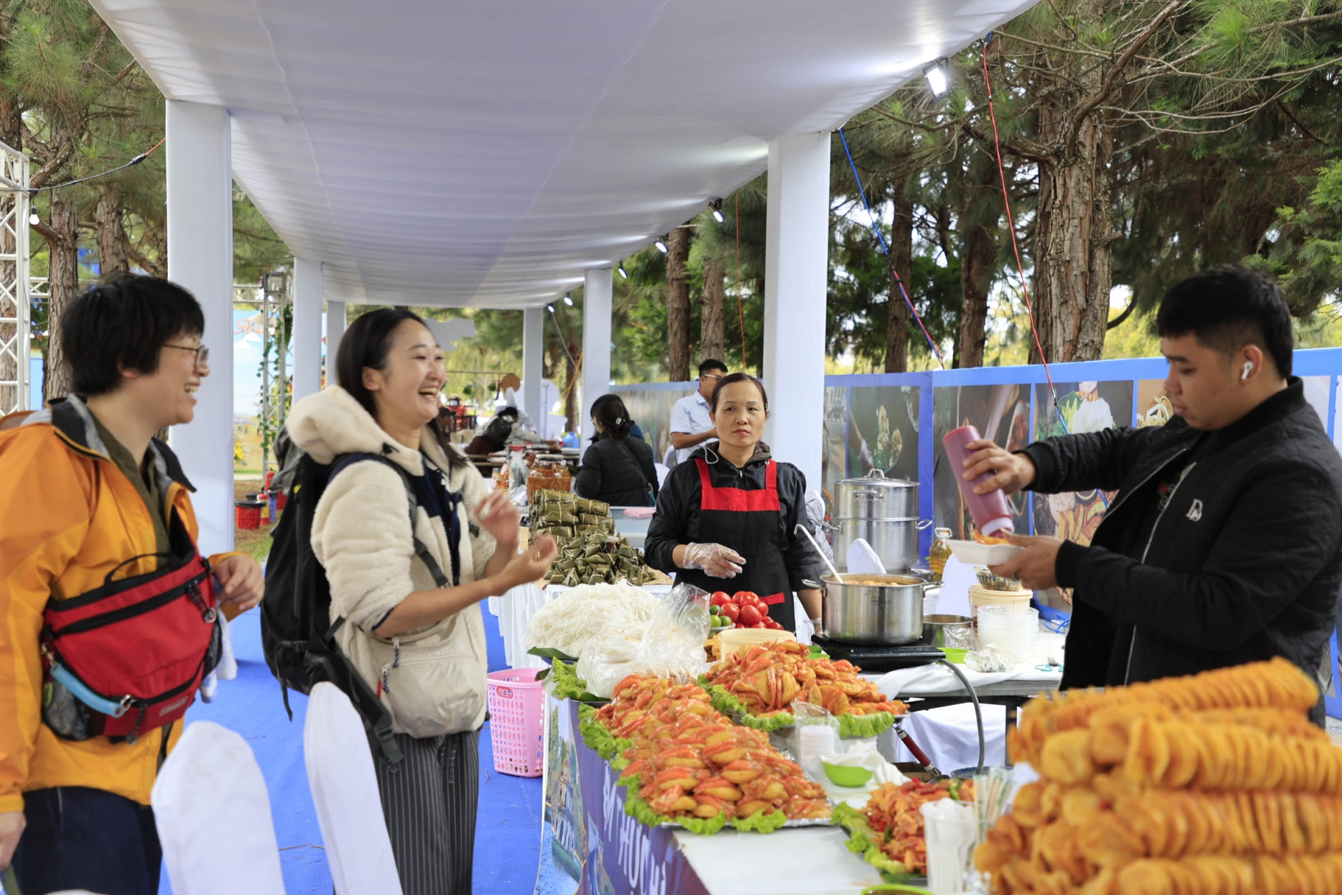 Trải nghiệm văn hoá đặc sắc của Hà Nội giữa mùa đông Đà Lạt