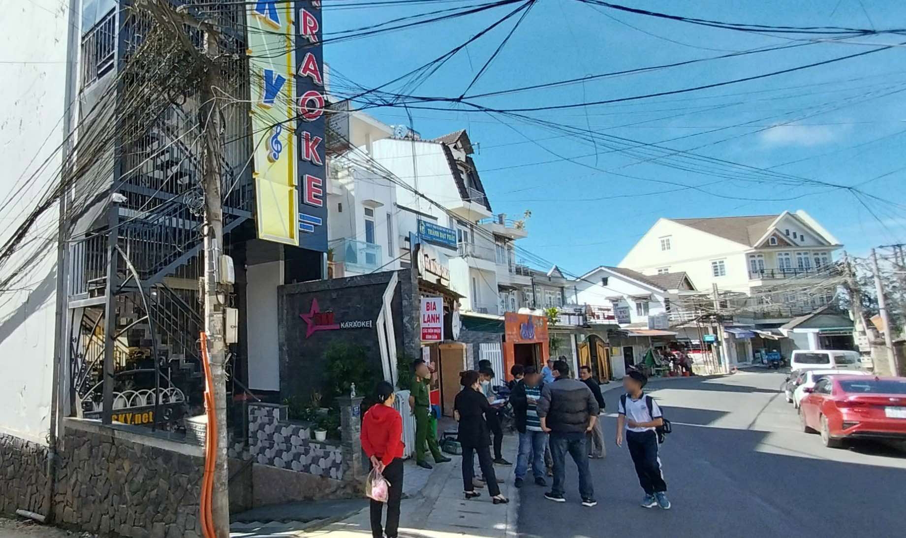 Đà Lạt: Tạm giữ 2 nghi phạm để điều tra hành vi giết người tại quán karaoke