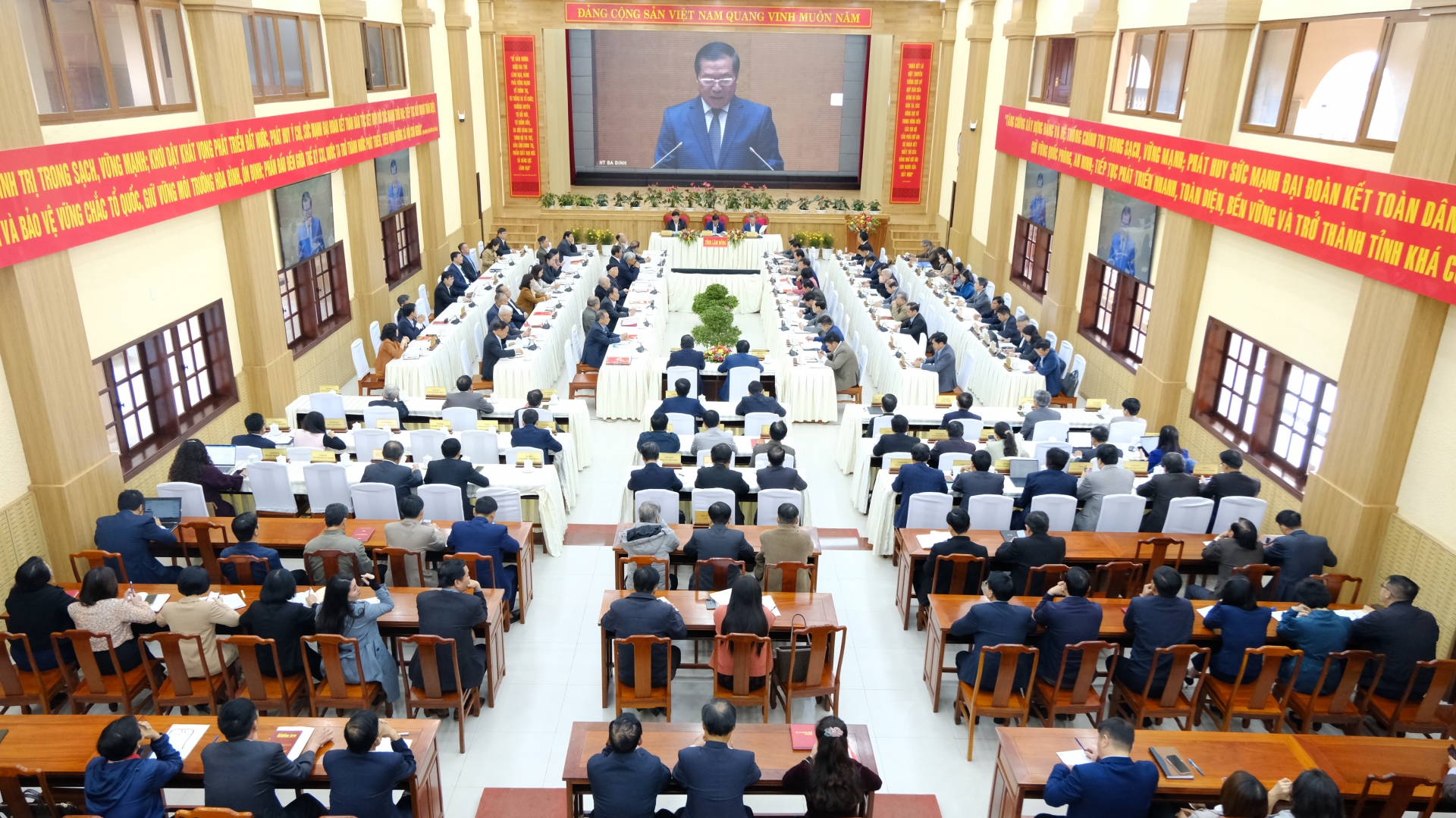 Hội nghị toàn quốc nghiên cứu, quán triệt Nghị quyết Hội nghị Trung ương 8