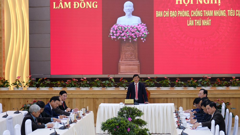 Ban hành quy định về kiểm soát quyền lực và phòng, chống tham nhũng, tiêu cực trong công tác cán bộ
