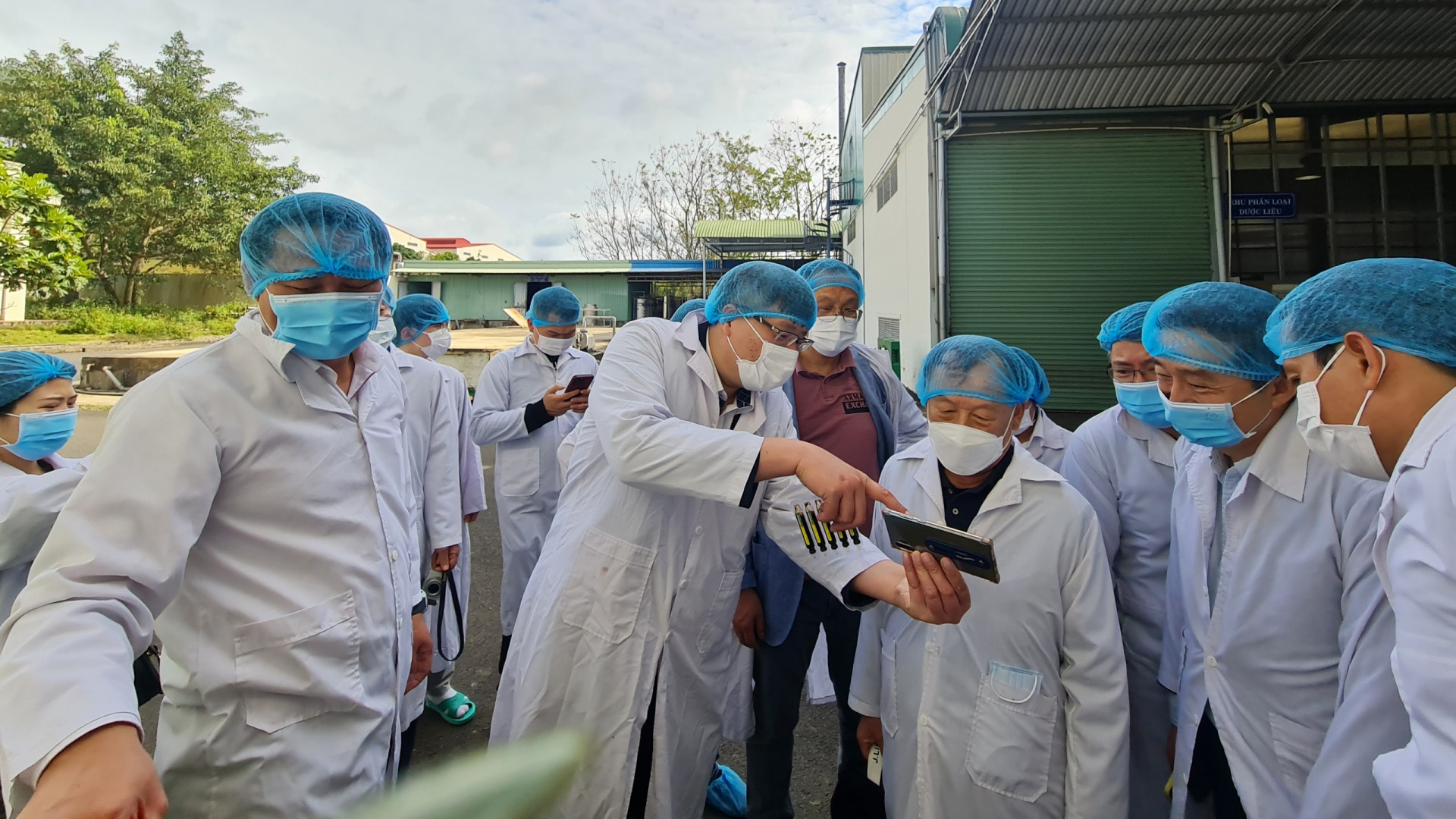 Hiệp hội Doanh nhân và Đầu tư Việt Nam - Hàn Quốc đi khảo sát thực tế nhằm kết nối thương mại