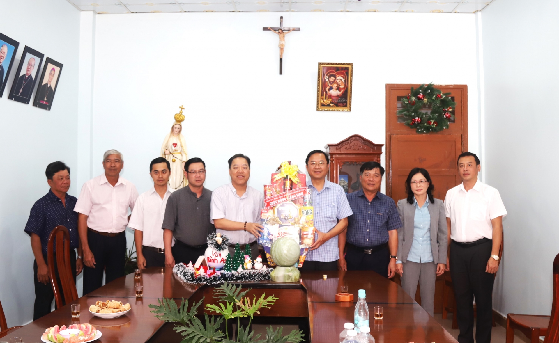 Lãnh đạo TP Bảo Lộc thăm, chúc mừng các cơ sở tôn giáo nhân dịp Giáng sinh năm 2023
