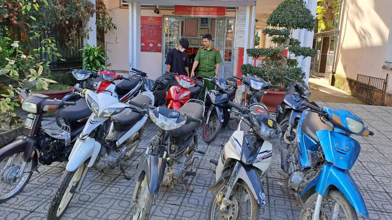 Đạ Tẻh: Tạm giữ nhiều xe mô tô vi phạm trật tự an toàn giao thông