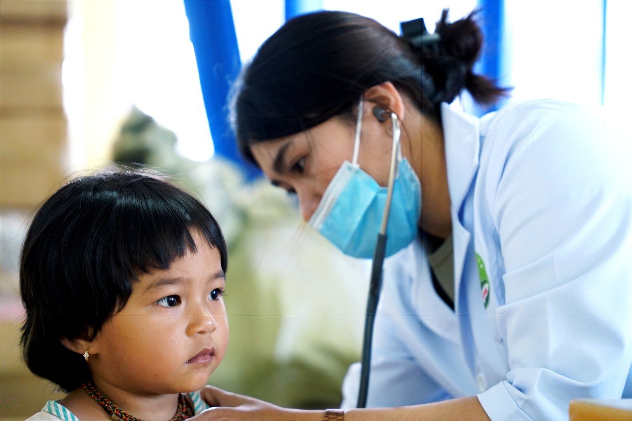 Khám, chữa bệnh miễn phí cho hơn 200 người dân tại xã Gia Bắc