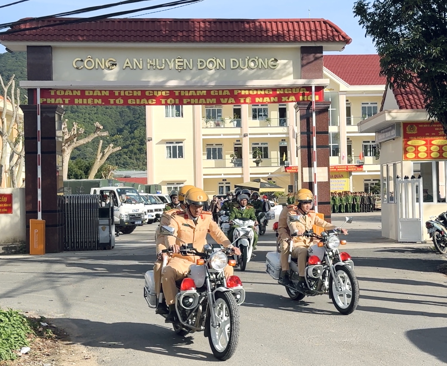 Khẩn trương triển khai các giải pháp đảm bảo trật tự an toàn giao thông dịp Tết 2024