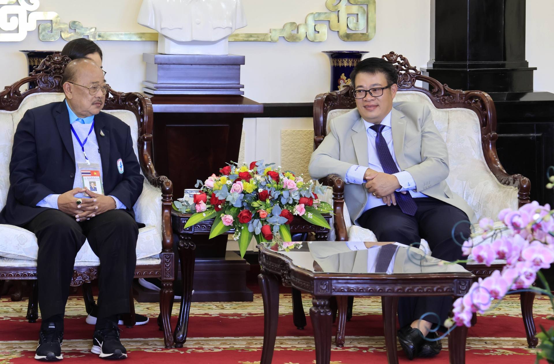 Phó Chủ tịch UBND tỉnh Lâm Đồng Nguyễn Ngọc Phúc tiếp đoàn nhà báo Thái Lan