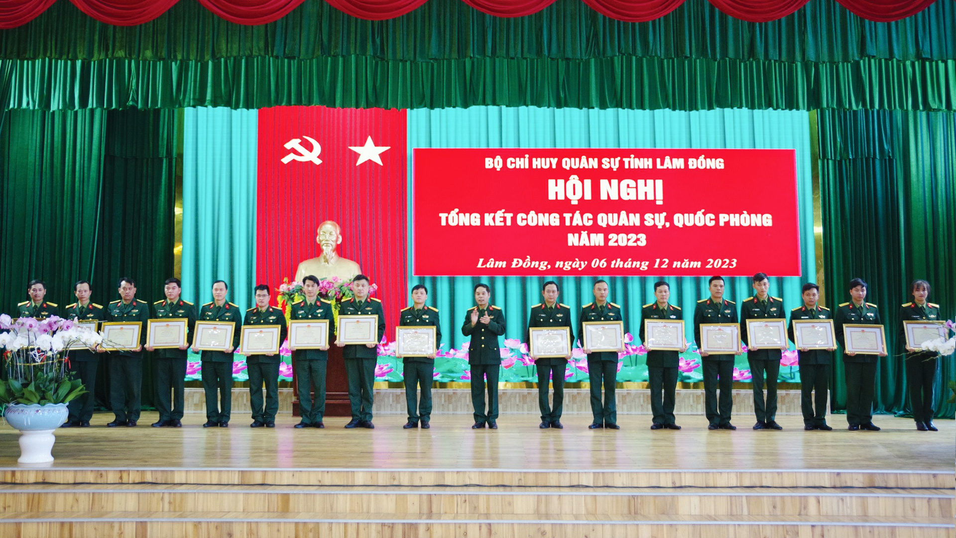 Thi đua thực chất, cổ vũ kịp thời