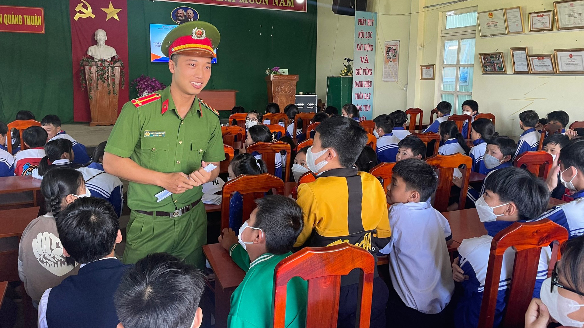 Xung kích, sáng tạo trong xây dựng và bảo vệ Tổ quốc