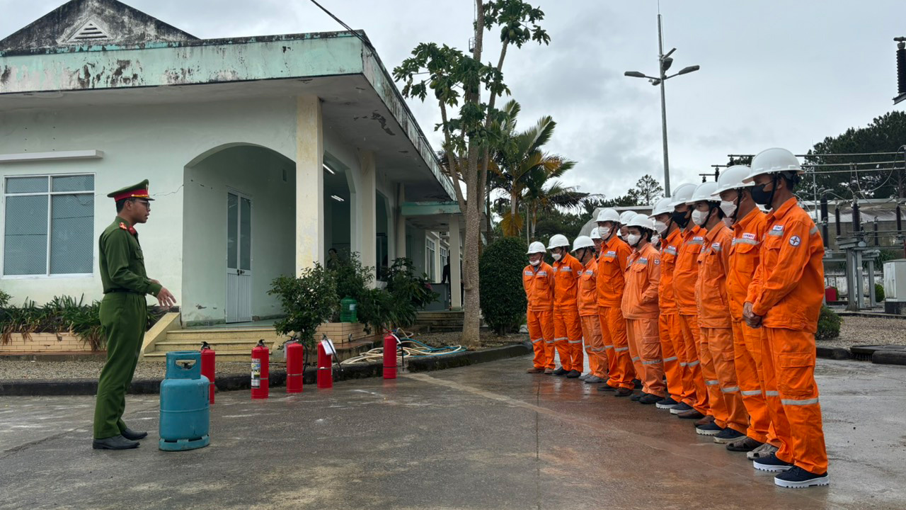 Thực tập phương án chữa cháy và cứu nạn cứu hộ tại trạm biến áp 110kV