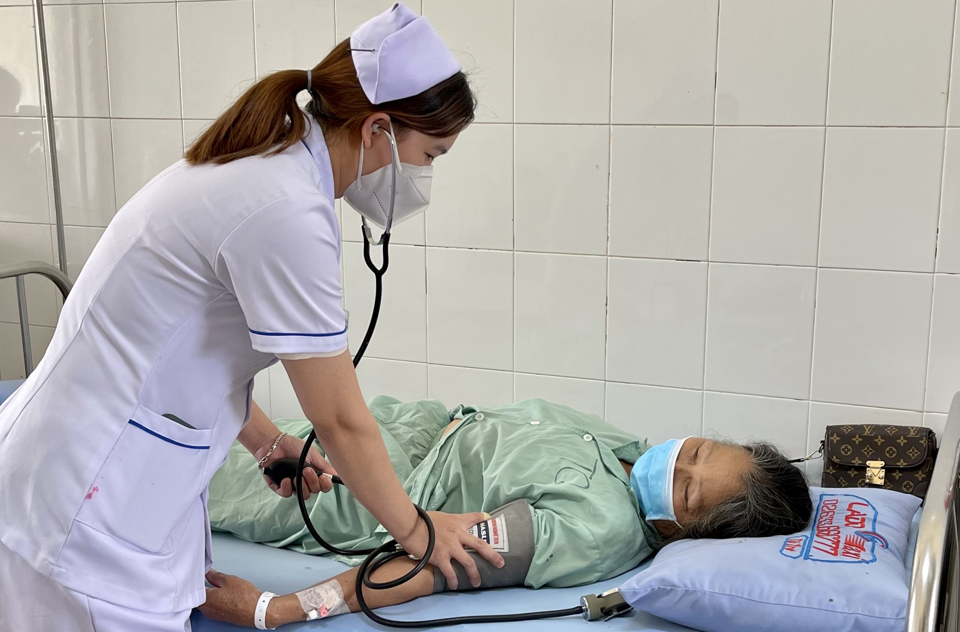 Tăng 300 giường bệnh cho các đơn vị trực thuộc Sở Y tế